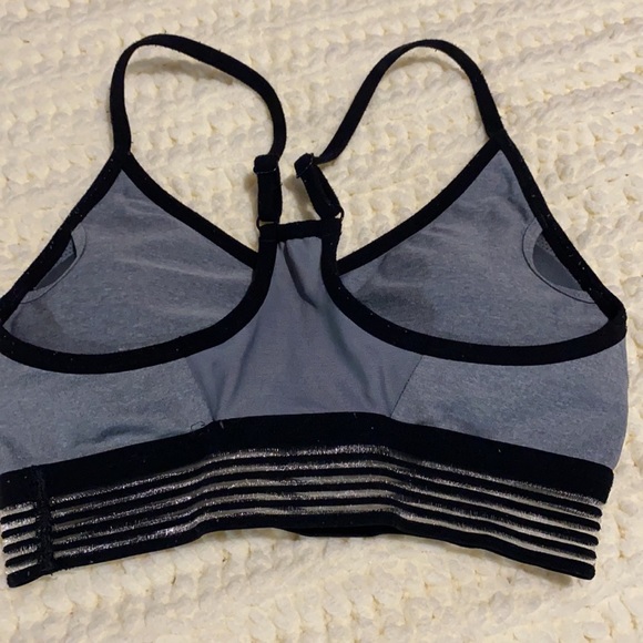 Nike sports bra - Picture 2 of 2